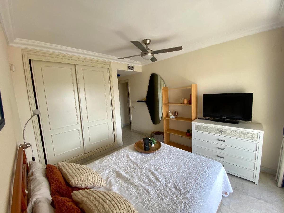 Exclusive Puerto Banus Beach Apartment Free Parking Wifi & Swimming Pool Marbella Eksteriør bilde